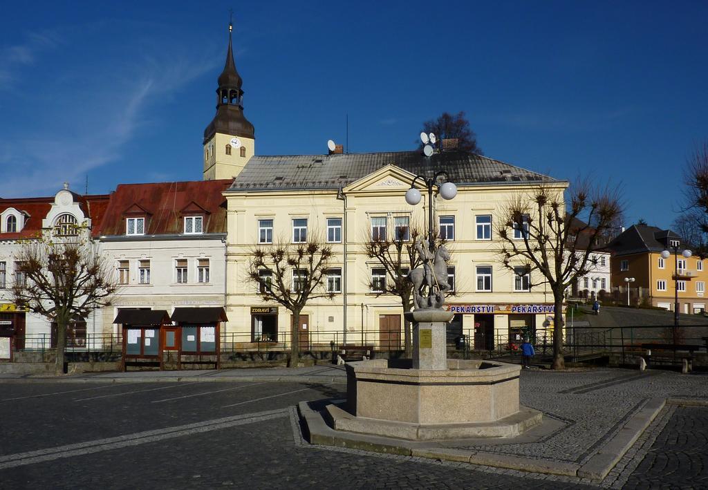 Penzion SKLAŘSKÁ HOSPODA Chřibská Exterior foto