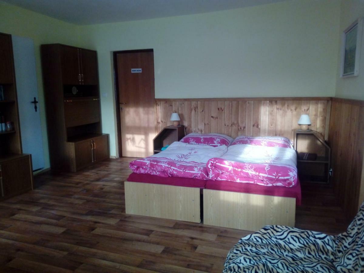 Penzion SKLAŘSKÁ HOSPODA Chřibská Exterior foto